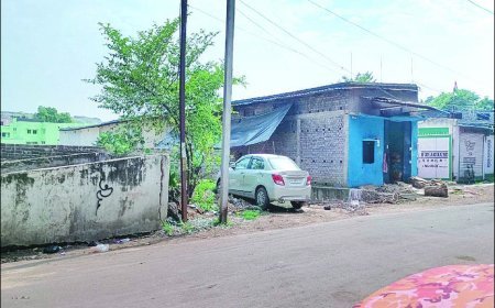 ମାଡି ବସିଛନ୍ତି ୩୦ କୋଟିର ସରକାରୀ ଜାଗା: ଗଢି ଉଠିଛି ବ୍ୟାବସାୟିକ ପ୍ରତିଷ୍ଠାନ