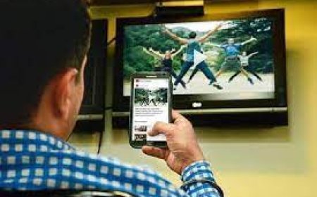 ଖାଇବା ସମୟରେ ଟିଭି,ମୋବାଇଲ ଦେଖୁଛନ୍ତି କି?