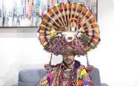 ୩କିଲୋର ମୁକୁଟରେbରାମ ମନ୍ଦିର, ମୋଦୀ ଓ ଚନ୍ଦ୍ରଯାନ-୩ର ଥିମ